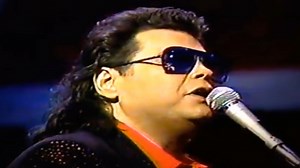 Ronnie Milsap - She Keeps The Home Fires Burning 1985 | memory music