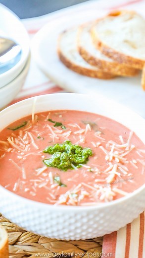 Kimber | Easy Family Recipes on Instagram: "For Day 12 of Crocktober, we’re making my go-to Crockpot Tomato Soup. It’s the one that turned a tomato soup skeptic into a believer and it’s still one of my most-made recipes every fall! Creamy, rich, and full of flavor… this isn’t the tomato soup you remember from a can, but it’s just as easy! Also, check out the review below - I love a good mom hack!! 📤 Comment 𝐒𝐎𝐔𝐏 and I will send you the link to the recipe *𝑴𝒂𝒌𝒆 𝒔𝒖𝒓𝒆 𝒕𝒐 𝒇𝒐𝒍𝒍𝒐𝒘