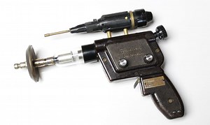 A Stunning Ray Gun Built From Junk