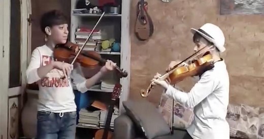 12-year-old twins play violin concert in quarantine