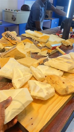 IELECT POWER AND ENGINEERING SERVICES on Instagram: "DIY FRAME LIGHT DECOR. . . . #ledlights #lighting #electrical #lights #color"