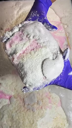 Exploring Powder Bombs and Sponge Squeezing Techniques