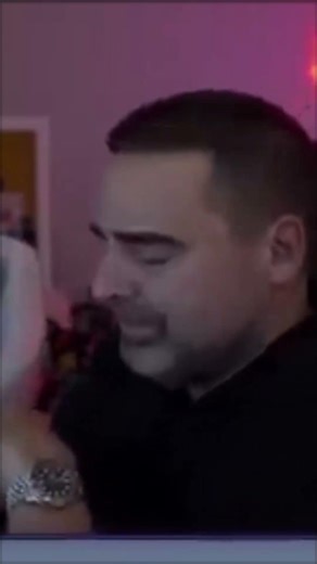 The sheer audacity of this paddleboard attempt! You HAVE to see this struggle unfold. 😳