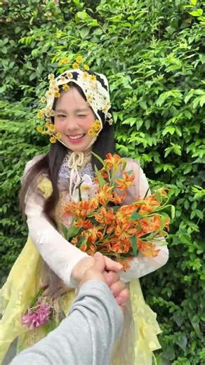 Transforming Love: My Versatile Girlfriend's Costumes