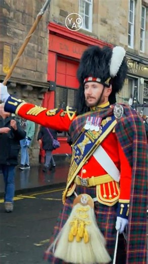 The World’s Most Impressive Drum Major #britisharmy #military #pipesanddrums #SCOTS #army #drummajor