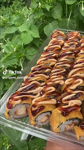 50 hot set ( 30 eded toyuq 10 krab 10 pendir ) 28,90 azn #sushiroll #sushi #origamisushi #baku #azerbaycan #piknikkeyfi