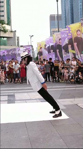 Amazing！The best Michael Jackson imitation show！