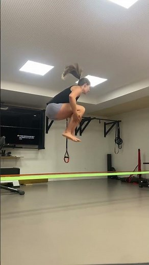 Slack Line - Advanced - Tuck Jump