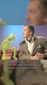 🧛 On this day, we honor the legendary Vincent Price (1911–1993), whose unmistakable voice, sinister charm, and captivating performances made him an icon of horror and gothic cinema. 🎬 Known for unforgettable roles in classics like "House of Wax", "The Pit and the Pendulum", and "The Masque of the Red Death", Price embodied fear, elegance, and mystery like no other. 🕯️ Beyond the eerie roles, Price was also a lover of fine art, a gourmet chef, and a passionate supporter of the arts. His legacy