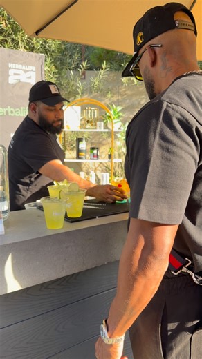A Herbalife mocktail is a non-alcoholic, healthy drink made with Herbalife products that looks and tastes like a cocktail but supports your body instead of harming it. It’s designed for: energy ⚡ hydration 💧 digestion 🌿 skin & joint support ✨ and flavor 🍓🍍 | Keyon Owens