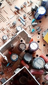 1M views · 6.9K reactions | Non-polar capacitor is also atype of capacitor that has no positive or negative poles. So, they can be connected into acircuit in any way, regardless of polarity. #componenteseletronicos #capasitor #tips #elco #componentspeakers #tubetv | Bang Cand | Facebook