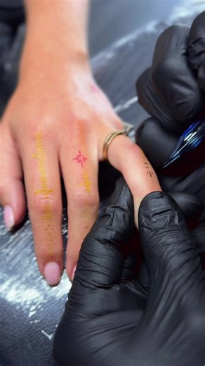Finger Tattoos: Small Fineline Finger Tattoo Ideas & Stencils