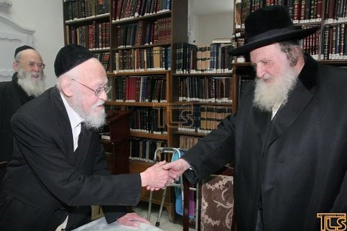 VIDEO: Newly-released Video Gives Glimpse of Hagaon Rav Elyashiv’s Hasmadah and Kavod for Other Gedolim; In Honor of the Rav’s 12th Yahrtzeit this Shabbos