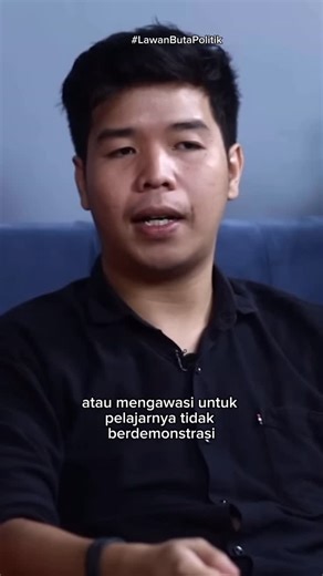 Iyang | Virdian Aurellio H on Instagram: "Bagi gue apa yang Gibran lakukan dengan nepotisme dan kebodohannya jelas mengkhianati spirit Sumpah Pemuda Bagi gue aparat yang menangkap dan mentersangkakan ratusan pelajar karena ikut demonstrasi jelas mengkhianati spirit Sumpah Pemuda Sumpah Pemuda itu momen magis dan sakral buat bangsa ini. Kalau spiritnya memang ingin negara ini rayakan, maka berikan kepercayaan kepada kami orang muda untuk bergerak! Bukan malah memenjarakan kami! Full di Youtube @t