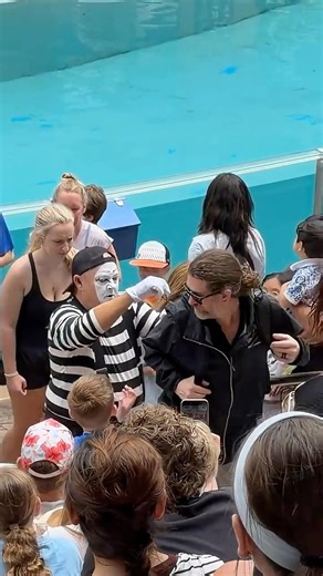 He got caught 💀 Tom mime Seaworld #funny #shorts #seaworldmime #tomthemime