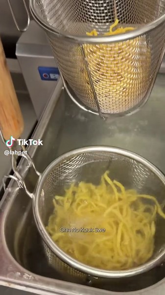 A Burmese classic that never misses 🍜 Ohn No Kauk Swè – rich coconut noodles, pure comfort. - #Lahpet #BurmeseFood #OhnNoKaukSwe #CoconutNoodles #LondonEats