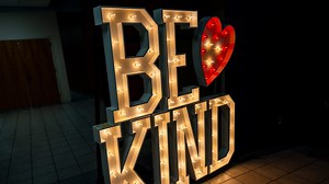 Altruistic behavior can be infectious