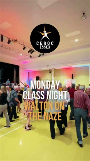 MONDAY MOVES AT THE SEAFRONT! 🌅🎶