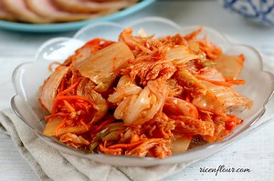 How to make Traditional Korean Kimchi and Vegan Kimchi (Recipe) - Rice 'n Flour
