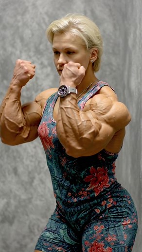 Muscular ladies physique #femalebodybuilder | Fitmodel