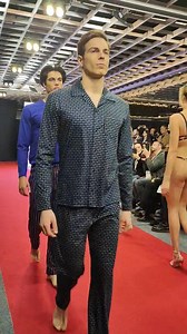 Ad Immagine Italia & Co.la sfilata collettiva mostra le nuove collezioni dell'intimo per l'autunno 23/24. Come ogni stagione mancano sempre le modelle #curvy. Anche i compratori e gli espositori si stupiscono, visto che in fiera non mancano le coppe e le taglie differenziate...un grande manco dell'organizzazione che non vuole capire le richieste del mercato...peccato! | Beautifulcurvy | Facebook