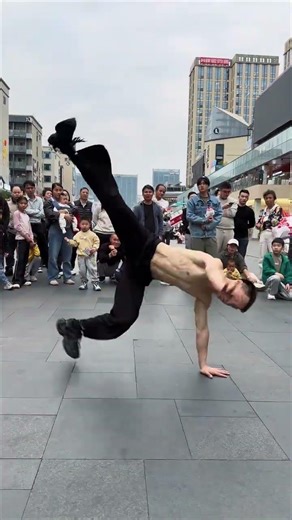 Contrast Dance Showdown: Muscle King vs. River Coolness