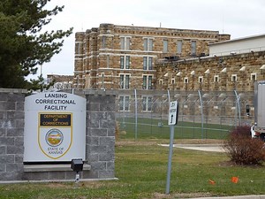 Video shows inmates during riot at Lansing Correctional Facility