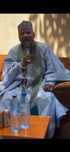 Prophet Muhammad(S.A.W)said: the people who will be nearest to me on the day of resurrection will be those who do more salawat for me اللهم صلى وسلم علي سيدنا محمد صلاة تدور مع النبي أينما دار وتعرفنا بها إياه وعلى اله حق قدره ومقداره العظيم | زين العابدين التجاني