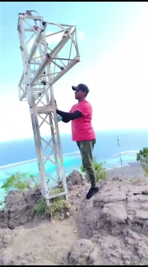 Tourists Attach Padlocks to Le Morne Cross; Local Volunteers Restore Site Three Russian tourists
