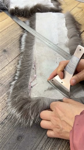 Janefur-Jane on Instagram: "🤩 #relax #asmr #Janefur#furcoat#fashionable#double#leatherjacket#men#foxfurry#vintagefurs#furwoman#furjacket#winterfur#wintercoat#luxuryfur#furfashion#furlove#realfur#xxlfur#bigfur#fluffyfur#highquality#CHIC#sheepskincoat#AW23#Furlove#furfashionguide#furloversunite#furstyle 🌍🌍For more information,please click: https://www.janefur.com or http://www.jfur.en.alibaba.com You can contact us through any of the folllowing platforms to ask questions about any of our produc