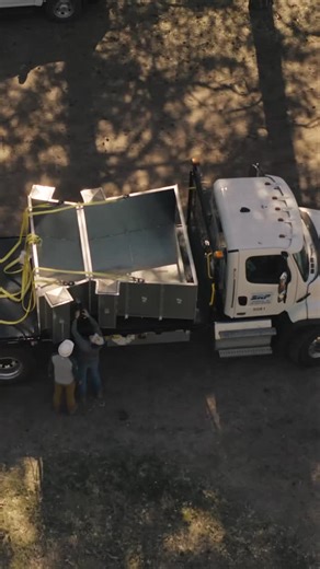 Engineering 🤝 Hydrology SRP just installed a first-of-its-kind, custom-built hydrologic flume deep in the Verde watershed. This 650-pound aluminum structure will help measure water flow more accurately. The data collected will help SRP respond to climate variability and ensure reliable water delivery to homes and businesses across the Valley. SRP engineers, welders and hydrologists teamed up to make it happen, all to better manage water for 2.5M Valley residents. | Salt River Project