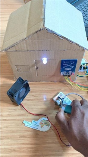 Controlling door automatically with Arduino using MQ-2 sensor and RFID #arduino ‪@TMEEducation‬
