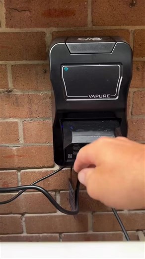 Chlorinator output is basically run time. It controls how long the salt cell is on while the filter pump is running. (The salt cell is what turns salt into chlorine.) #poolmaintenance #poolservice #chlorinator