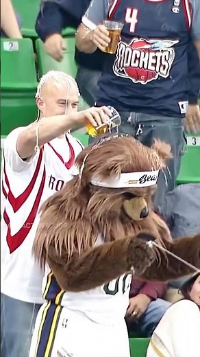 This mascot is WILD for this 😳🤣 #shorts