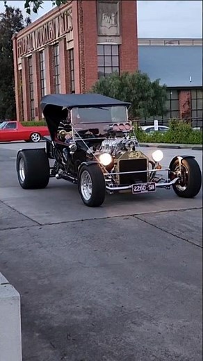 Amazing Ford Model T Leaving Hot Rod Meet! 🔥