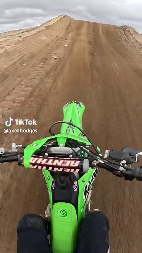 Axell Hodges: Filmer Distracted by Friends