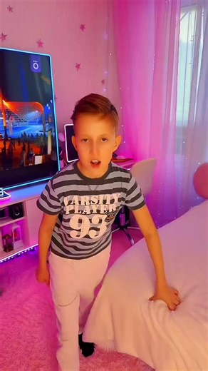 Video's van dver.tina (@dver.tina) met Friday (feat. Mufasa & Hypeman) (Dopamine Re-Edit) - Riton & Nightcrawlers