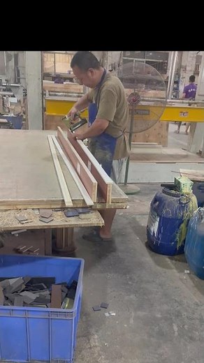 Wood veneer application, Plywood veneering, Veneer lamination on wood, Hand veneering process