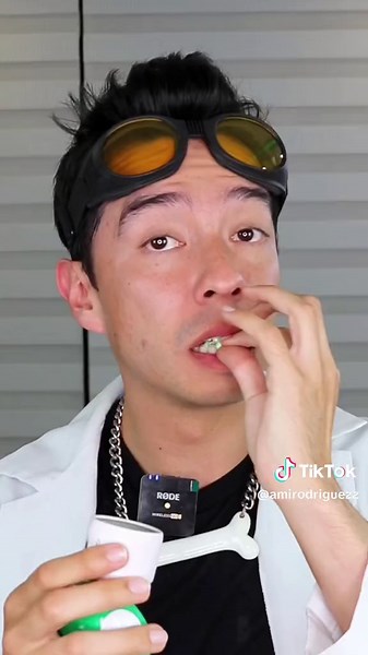 mira una pelicula y cepillate los dientes 🪥 ig: amirodriguezz