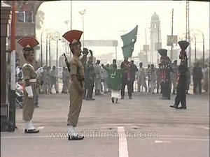 Pakistani and Indian opens the gate and starts marching, Wagah Border