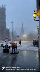 Early morning flurry of snow in Edinburgh this morning ❄️ 📷 Philip Stewart Photography | Beautiful Edinburgh