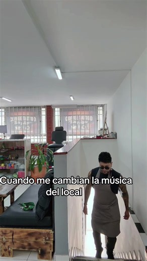 Cambio de música en la cafetería: ¡Un nuevo estilo!