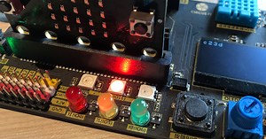 RGB LED   紅外線遙控器控制 - micro:bit 擴充板教學 ( EZ Start Kit  ) | STEAM 教育學習網
