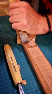 Some neck carving... 😋 Join the group for more information: https://www.facebook.com/groups/hufschmidguitars #hufschmid #luthier #customguitars #sevenstring #guitarist #plectrum #guitar | Hufschmid Guitars