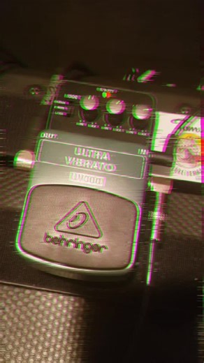 Toms Pedal Demos on Instagram: "Behringer Ultra Vibrato with Bass. #pedalsandeffects #guitarpedaldemos #bass #effectpedals"