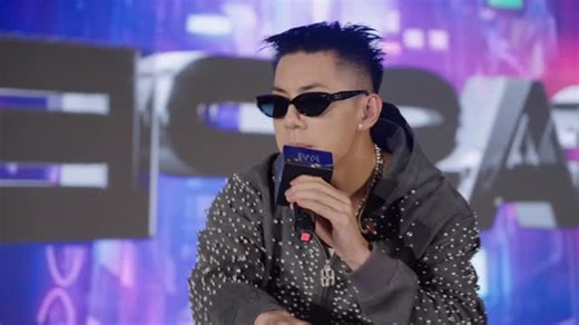 Casper.True 卡斯柏 on Instagram: "Thank you harper's BAZAAR #caspertrue#卡斯柏"