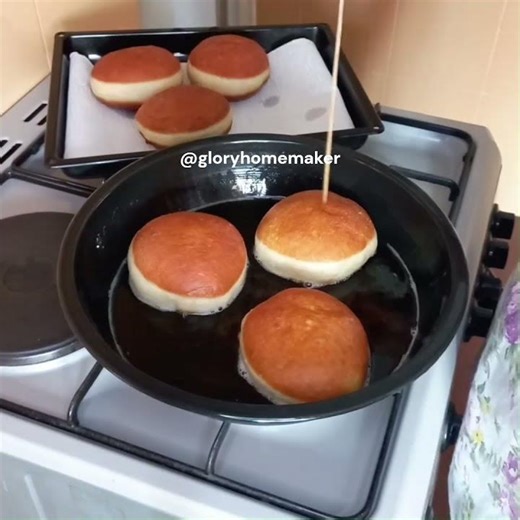 Whiteline Pillow Donuts