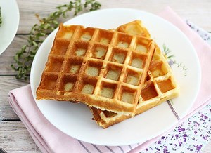 Light and crispy waffles