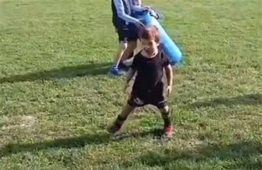 Le haka du petit Léon de l’ USL Rugby #haka #Lectoure #Gers | Occitanie.Catalogne.Rugby
