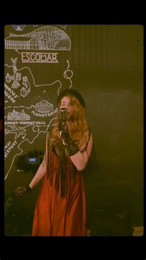 Alexandra Dora Pádár on Instagram: "“Lovely frenchy vibes with my kazu.” #frenchy #dubaimusic #kazu #vintage #singer"